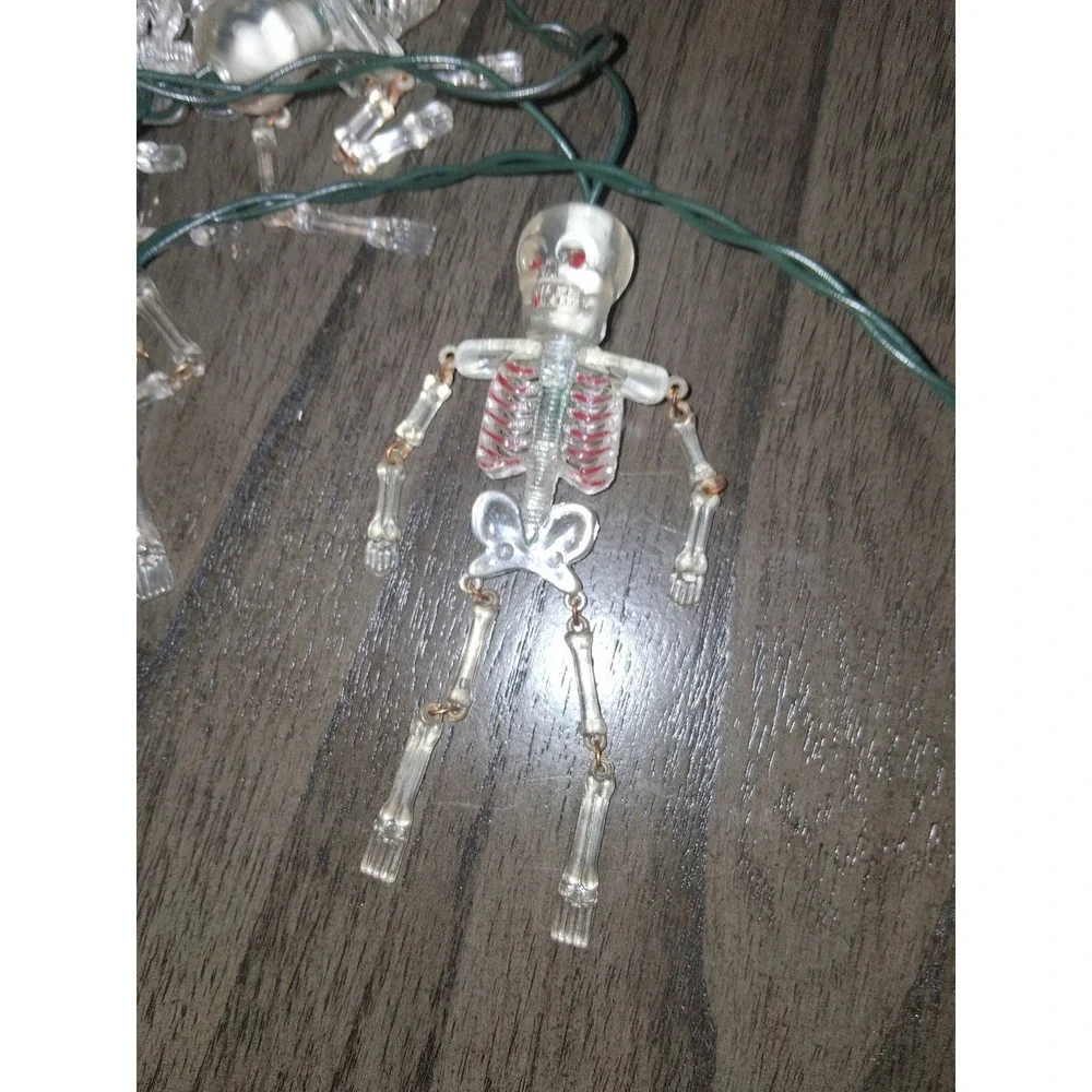 Vintage Halloween Skeleton String Lights Flashing Dangling Skeletons works